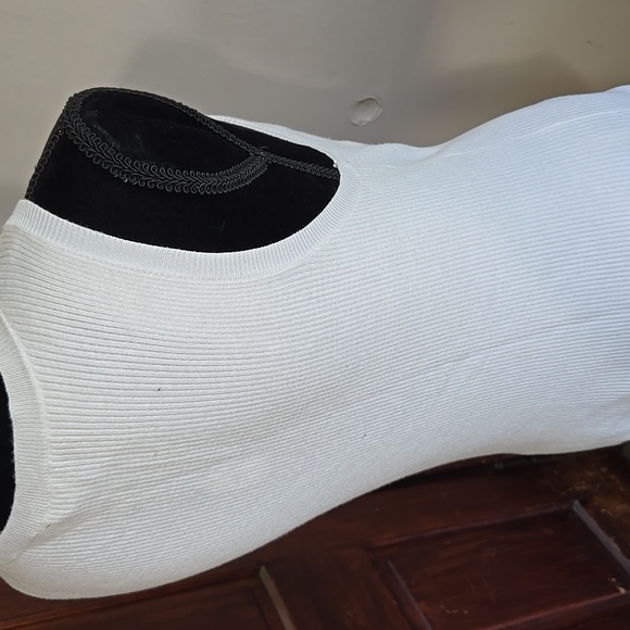 Express Women's White Ribbed Sleeveless Lightweight Sweater Size M Stretch - Picture 4 of 8